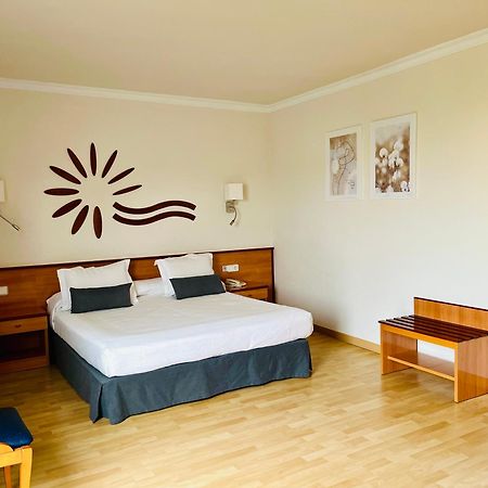 Hotel Las Vegas Салоу Екстериор снимка