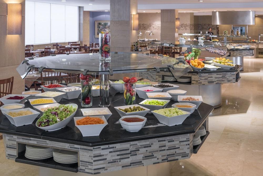 Hotel Las Vegas Салоу Екстериор снимка