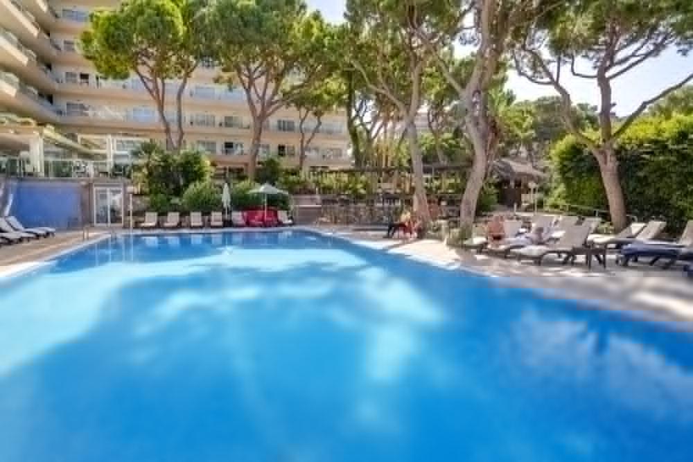 Hotel Las Vegas Салоу Екстериор снимка